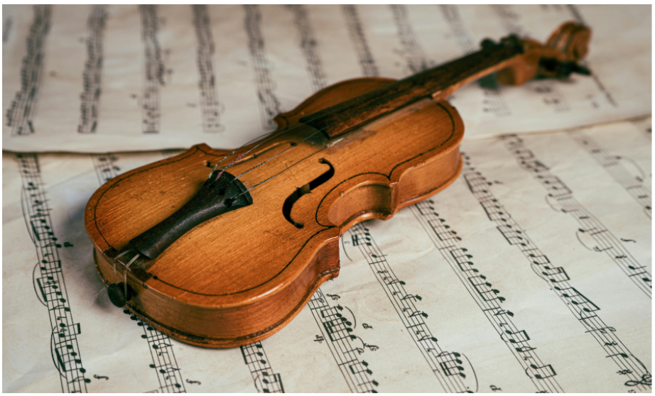 https://www.cm-almada.pt/cem-dias-de-bem-estar-musicoterapia-com-carolina-pinto